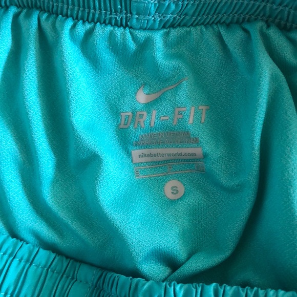 Nike Running Shorts - Picture 3 of 3